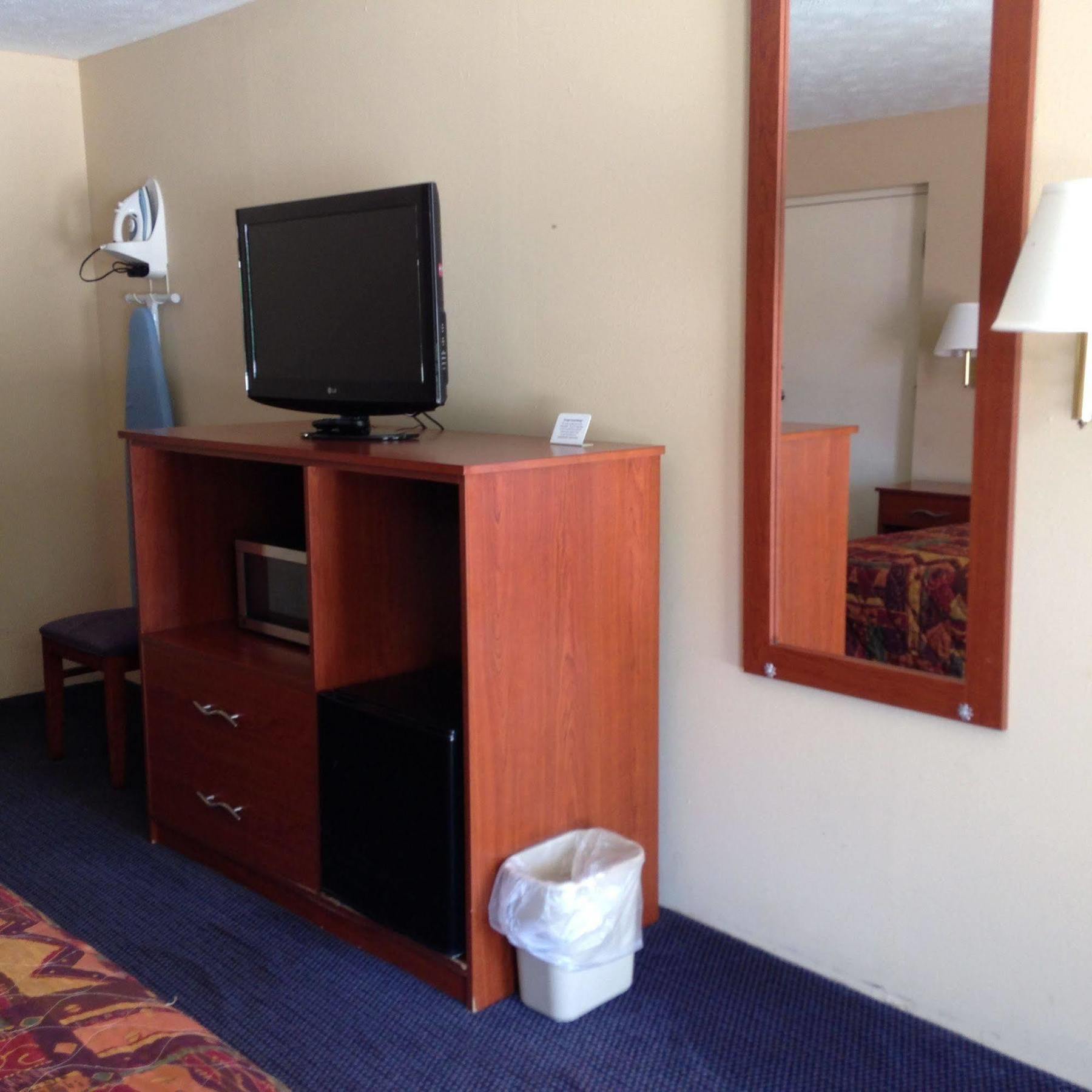Knights Inn Elizabethtown Екстериор снимка