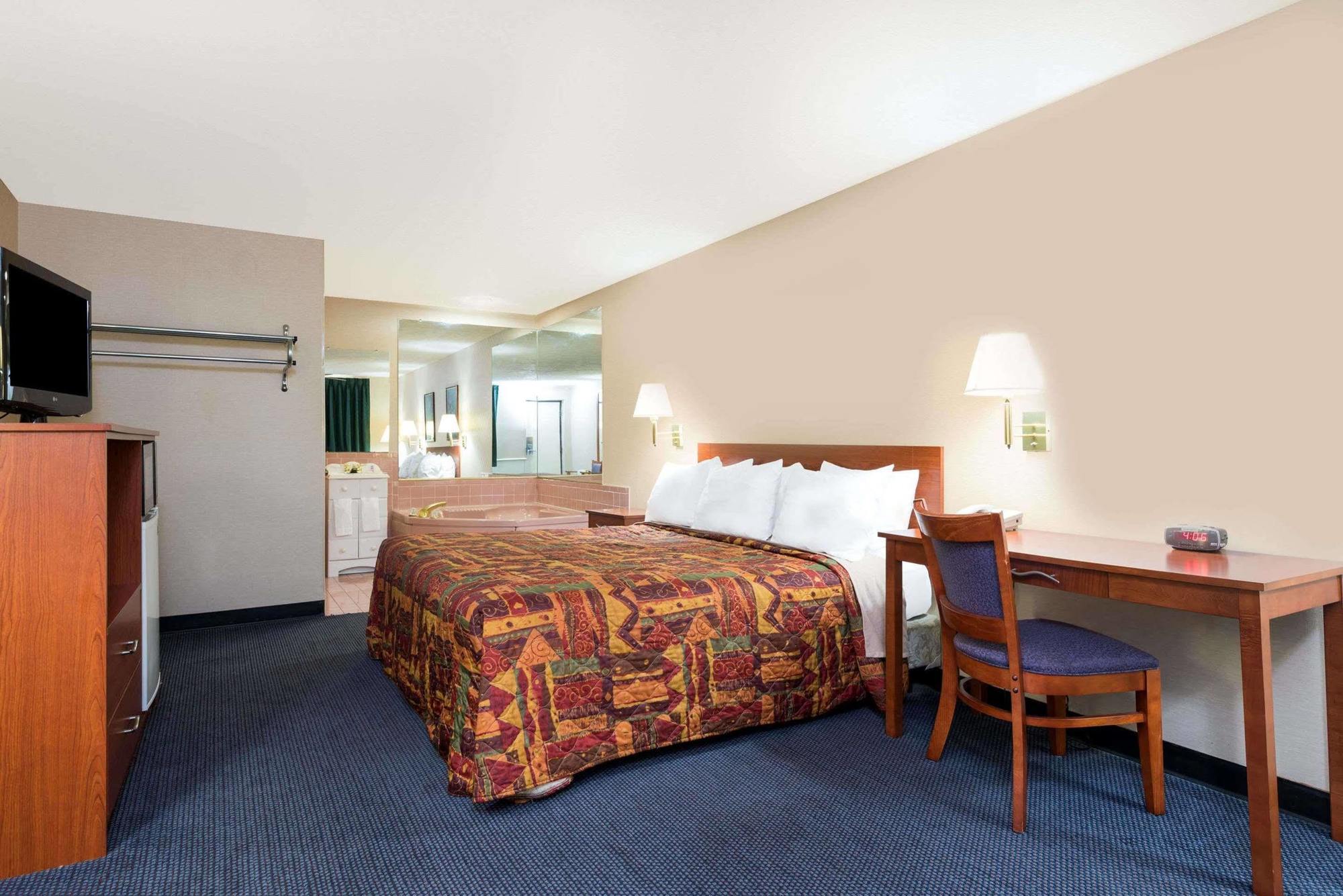 Knights Inn Elizabethtown Екстериор снимка
