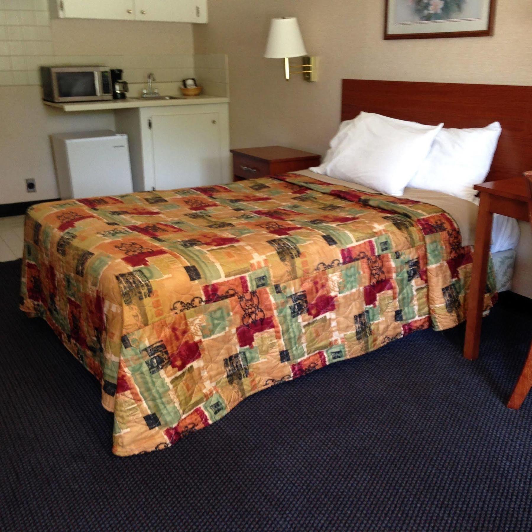 Knights Inn Elizabethtown Екстериор снимка