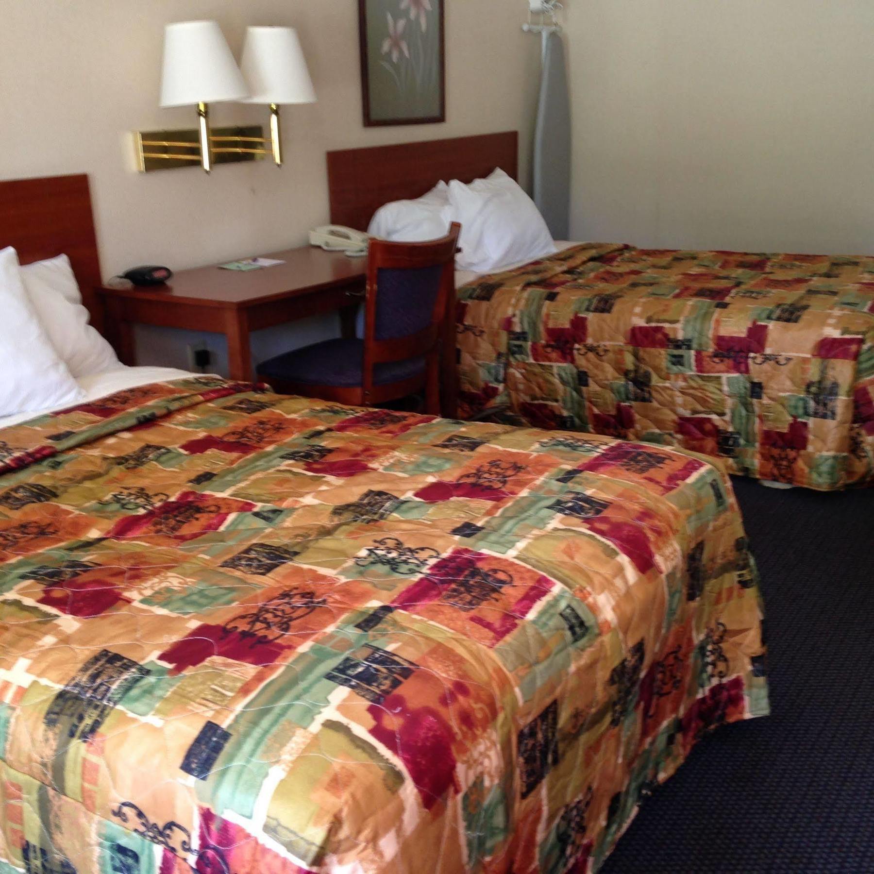 Knights Inn Elizabethtown Екстериор снимка