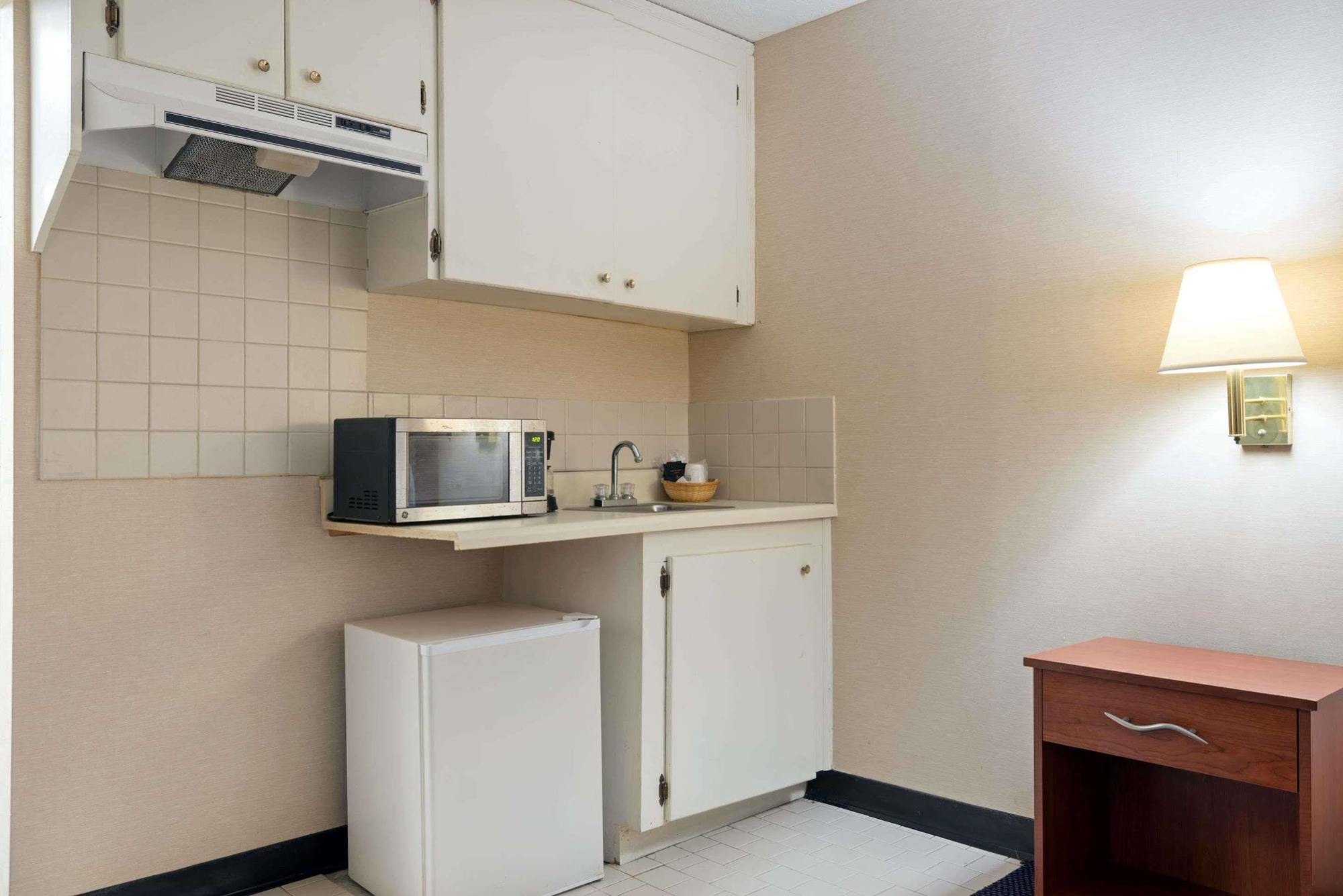 Knights Inn Elizabethtown Екстериор снимка