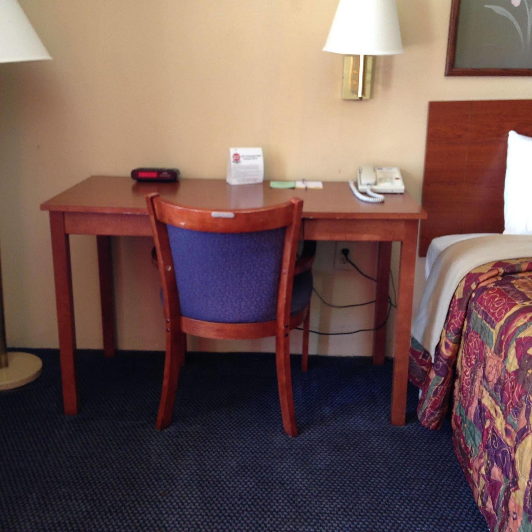 Knights Inn Elizabethtown Екстериор снимка
